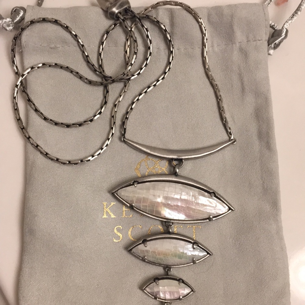 Morris Statement Necklace in Crackle Ivory Pearl - Picture 3 of 5